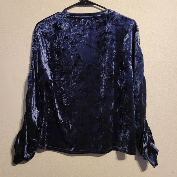 Mello Day Crushed Velvet Blue Ruched Sleeve Top - Picture 2 of 8
